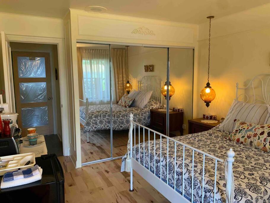 Havre Chez Guylaine Apartment Laval Bagian luar foto