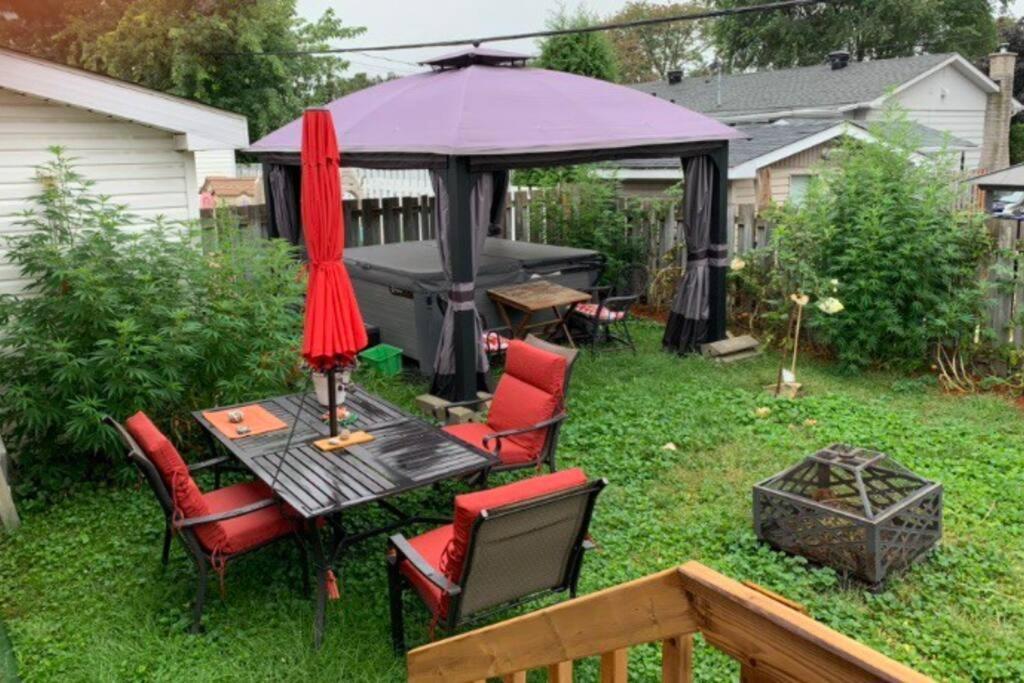 Havre Chez Guylaine Apartment Laval Bagian luar foto
