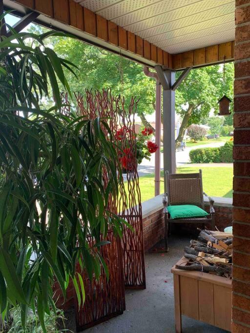 Havre Chez Guylaine Apartment Laval Bagian luar foto