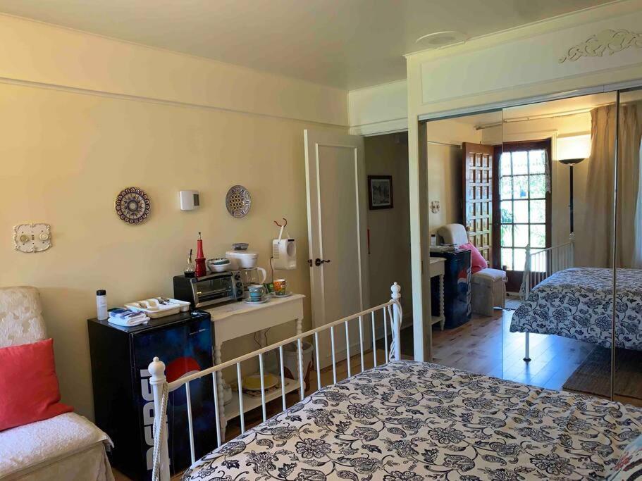 Havre Chez Guylaine Apartment Laval Bagian luar foto