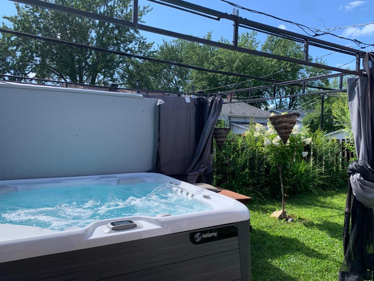 Havre Chez Guylaine Apartment Laval Bagian luar foto