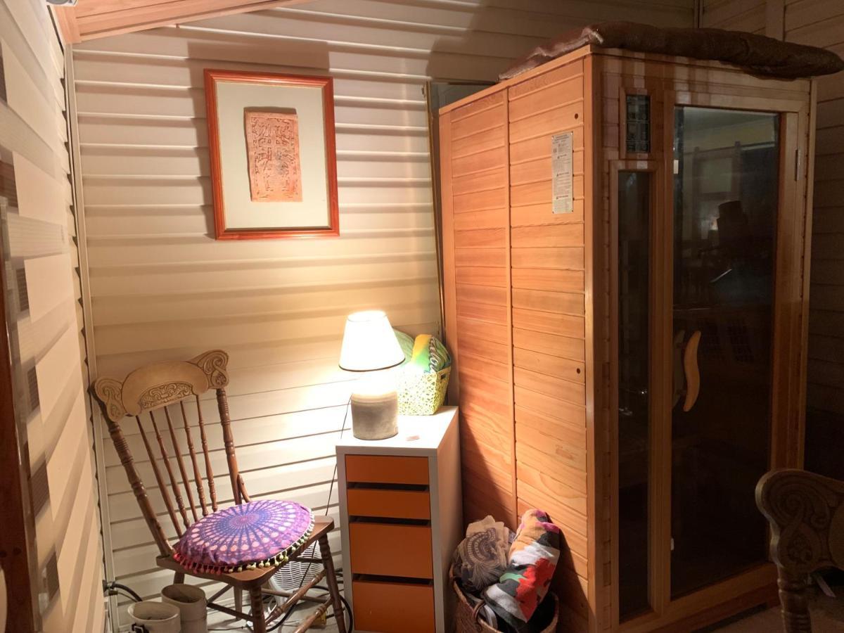 Havre Chez Guylaine Apartment Laval Bagian luar foto